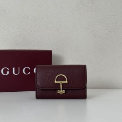 Pari all'originale replica di alta qualit&agrave; Porta carte Gucci Softbit 828148 Rosso vino
