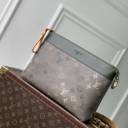Replica qualità specchio Louis Vuitton M26970 Pochette Voyage Souple pochette da uomo verde