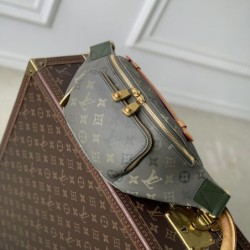 Replica qualità specchio Qualità superiore replica a tracolla Louis Vuitton M26933 Rush Bumbag Uomo verde
