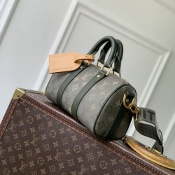 Replica qualità specchio Bora Pari all'originale replica Louis Vuitton Keepall Bandoulière 25 M26930 uomo verde