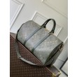Borsa da viaggio LV Keepall Bandoulière 50 M26959 verde