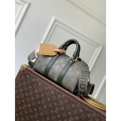 Bora Pari all'originale replica LV Keepall Bandoulière 25 M26930 uomo verde