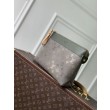 LV M26970 Pochette Voyage Souple pochette da uomo verde
