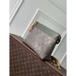 LV M26970 Pochette Voyage Souple pochette da uomo verde