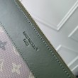 LV M26970 Pochette Voyage Souple pochette da uomo verde