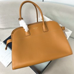 Qualità Specchio Replica Imitazione Prada Large Tote Bag con Fibbie Marrone Riproduzione Fedele Imitazione Prada Large Tote Bag con Fibbie Marrone imitazioni