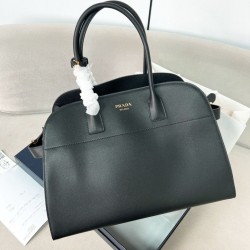 fedele Prada Large Tote Bag con Fibbie Nero fedele Prada Large Tote Bag con Fibbie Nero