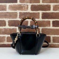 Qualità Specchio Replica Dettagli perfetti Gucci Mini bamboo top handle tote borse 805832 Nero Riproduzione Fedele Dettagli perfetti Gucci Mini bamboo top handle tote borse 805832 Nero imitazioni