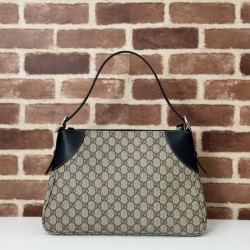 Riproduzione Fedele Borsa a tracolla media Gucci GG Emblem 815217 nero imitazioni
