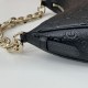 Qualità Specchio Replica Gucci 820453 Borsa a tracolla media GG Emblem Nero Riproduzione Fedele Gucci 820453 Borsa a tracolla media GG Emblem Nero imitazioni