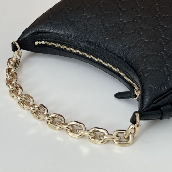 Qualità Specchio Replica Gucci 820453 Borsa a tracolla media GG Emblem Nero Riproduzione Fedele Gucci 820453 Borsa a tracolla media GG Emblem Nero imitazioni