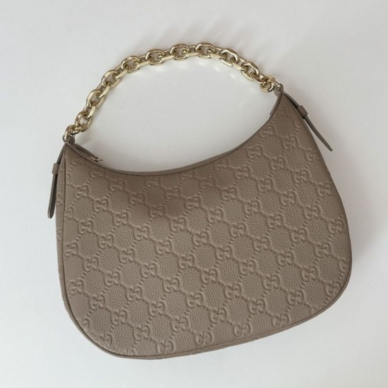Qualità Specchio Replica Gucci 820453 GG Emblem borsa a tracolla media Talpa Riproduzione Fedele Gucci 820453 GG Emblem borsa a tracolla media Talpa imitazioni