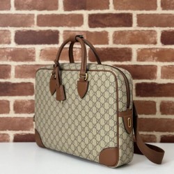 Qualità Specchio Replica Gucci 821149 Borsa a tracolla media GG Emblem Marrone Riproduzione Fedele Gucci 821149 Borsa a tracolla media GG Emblem Marrone imitazioni