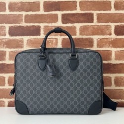 Riproduzione Fedele Imitazione Gucci 821149 Borsa a tracolla media GG Emblem Nero imitazioni