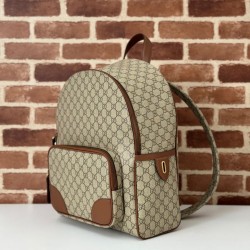 Qualità Specchio Replica Gucci 821159 GG Emblem zaino medio Marrone Riproduzione Fedele Gucci 821159 GG Emblem zaino medio Marrone imitazioni