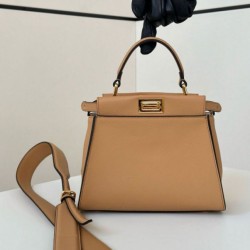 Qualità Specchio Replica Borsa Fendi Mini Iconic Peekaboo Marrone chiaro Riproduzione Fedele Borsa Fendi Mini Iconic Peekaboo Marrone chiaro imitazioni