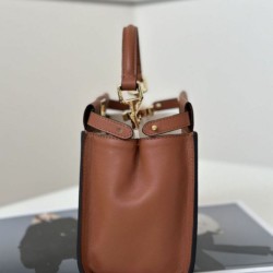 Qualità Specchio Replica Borsa Fendi Mini Iconic Peekaboo Marrone Riproduzione Fedele Borsa Fendi Mini Iconic Peekaboo Marrone imitazioni