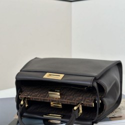 Qualità Specchio Replica Borsa Fendi Mini Iconica Peekaboo Nero Riproduzione Fedele Borsa Fendi Mini Iconica Peekaboo Nero imitazioni