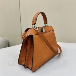 Qualità Specchio Replica Fendi Peekaboo ISeeU Small Selleria Borsa con 556 impunture cucite a mano Marrone Riproduzione Fedele Fendi Peekaboo ISeeU Small Selleria Borsa con 556 impunture cucite a mano Marrone imitazioni