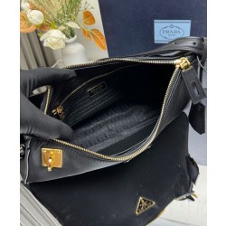 Borsa a tracolla grande Prada Aimee Re-Nylon con lucchetto 1BC232 Nero