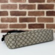 Borsa a tracolla media Gucci GG Emblem 815217 nero