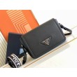 Bora Pari all'originale replica a tracolla piccola Prada Flap Granata Nera