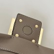 Borsa baguette media Fendi Mamma Nappa grigio