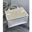 Bora Pari all'originale replica Dior Book Tote piccola color crema