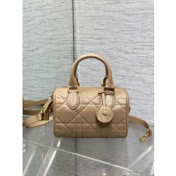 Borsa Dior Groove 20 Macrocannage Marrone