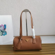 Borsa media Prada con lucchetto caramello Borsa media Prada con lucchetto caramello