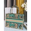 Borsa tote Dior media Dior Book ricamata con motivo Dior Around the World multicolore blu