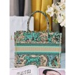 Borsa tote Dior media Dior Book ricamata con motivo Dior Around the World multicolore blu
