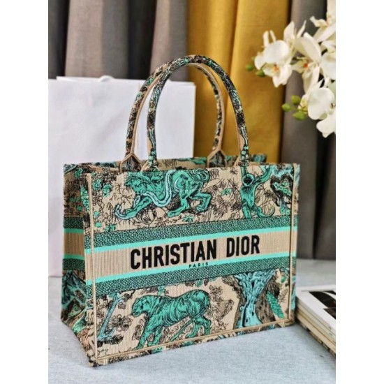 Borsa tote Dior media Dior Book ricamata con motivo Dior Around the World multicolore blu