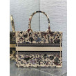 Borsa tote Dior media in rafia con Dior Cabinet de Curiosites Beige Borsa tote Dior media in rafia con Dior Cabinet de Curiosites Beige