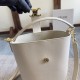 Qualità Specchio Replica Borsa a secchiello piccola/media Celine Louise Bianco Pelle di vitello liscia Riproduzione Fedele Borsa a secchiello piccola/media Celine Louise Bianco Pelle di vitello liscia imitazioni