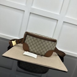 Dettagli perfetti Gucci GG Emblem Marsupio medio 821162 Marrone