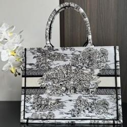 Qualità Specchio Replica Borsa Dior Dior Book Tote media ricamata con motivo Dior Around the World multicolore Riproduzione Fedele Borsa Dior Dior Book Tote media ricamata con motivo Dior Around the World multicolore imitazioni