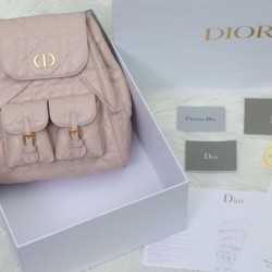 Qualità Specchio Replica Dior Nano/Medium Dior Caro Backpack Rosa Macrocannage Riproduzione Fedele Dior Nano/Medium Dior Caro Backpack Rosa Macrocannage imitazioni
