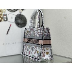 Dior Medium Book Tote Bag Ricamo Toile de Jouy Fiore Bianco/Blu