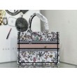 Dior Medium Book Tote Bag Ricamo Toile de Jouy Fiore Bianco/Blu