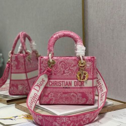 Qualità Specchio Replica Dior Borse Imitazioni Lady D-Lite Media Toile de Jouy Ricamo Rovescio Rosa Riproduzione Fedele Dior Borse Imitazioni Lady D-Lite Media Toile de Jouy Ricamo Rovescio Rosa imitazioni