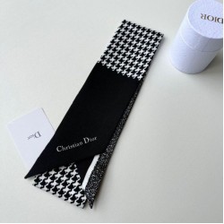 Qualità Specchio Replica Dior 30 Montaigne Mitzah Sciarpa Twill di Seta Nero/Bianco Riproduzione Fedele Dior 30 Montaigne Mitzah Sciarpa Twill di Seta Nero/Bianco imitazioni
