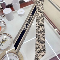 Qualità Specchio Replica Dettagli perfetti Dior Toile de Jouy Soleil Mitzah Sciarpa Twill di seta Beige Riproduzione Fedele Dettagli perfetti Dior Toile de Jouy Soleil Mitzah Sciarpa Twill di seta Beige imitazioni