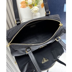 fedele Imitazioni borse griffate media Prada Re-Nylon con manico superiore e lucchetto 1BB127 Nero