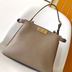 Qualità Specchio Replica Fendi Peekaboo Soft Medium Bag Grigio Tortora Riproduzione Fedele Fendi Peekaboo Soft Medium Bag Grigio Tortora imitazioni