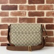 Gucci 821154 Replica Perfetta a tracolla media GG Emblem Uomo Marrone