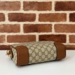 Gucci 821155 GG Emblem piccola borsa a tracolla Marrone