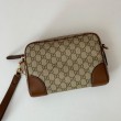Gucci 821155 GG Emblem piccola borsa a tracolla Marrone