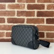 Gucci 821155 GG Emblem piccola borsa a tracolla Nero