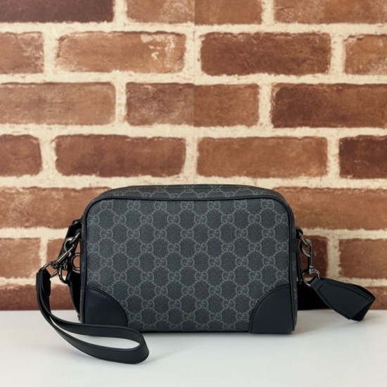 Gucci 821155 GG Emblem piccola borsa a tracolla Nero